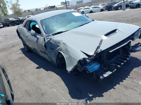 2C3CDZBT5PH695583 2023 DODGE CHALLENGER - Image 1