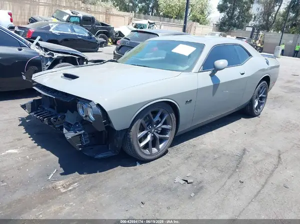 2C3CDZBT5PH695583 2023 DODGE CHALLENGER - Image 2