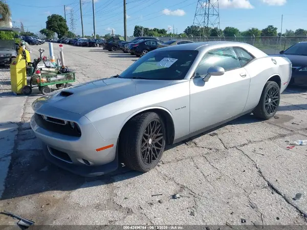 2C3CDZBT6LH124775 2020 DODGE CHALLENGER - Image 2