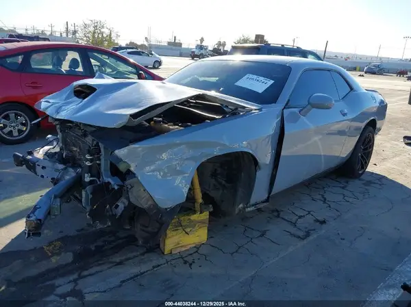 2C3CDZBT6NH238049 2022 DODGE CHALLENGER - Image 2
