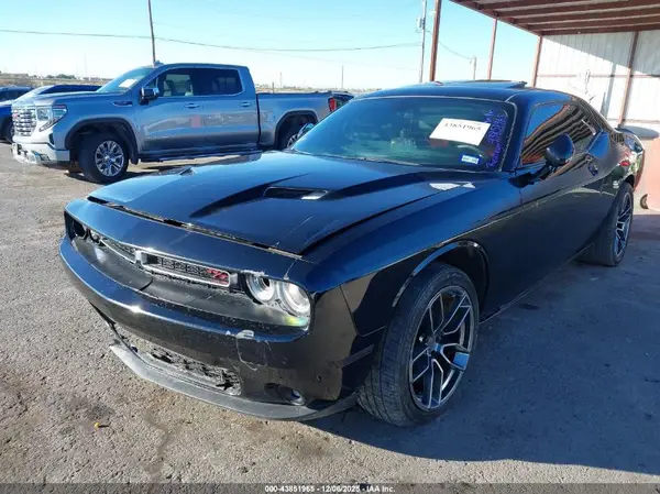 2C3CDZBT7GH137962 2016 DODGE CHALLENGER - Image 2