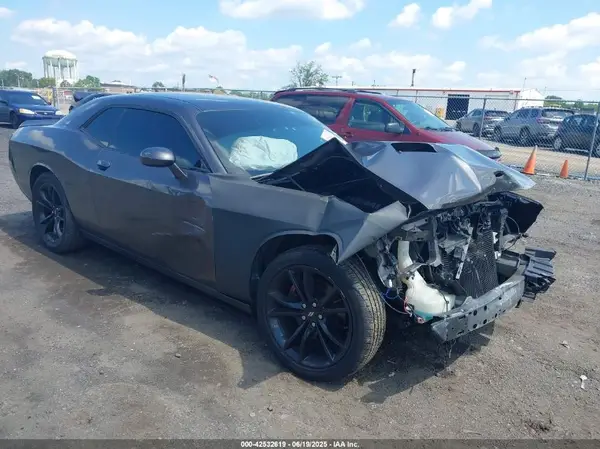 2C3CDZBT7HH560588 2017 DODGE CHALLENGER - Image 1