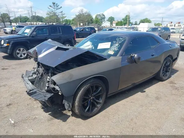 2C3CDZBT7HH560588 2017 DODGE CHALLENGER - Image 2