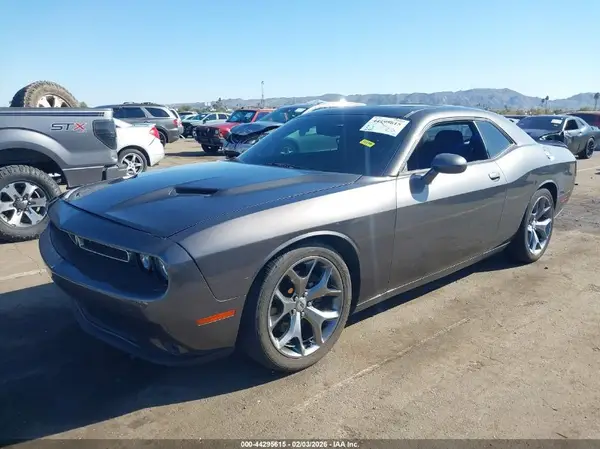 2C3CDZBT7HH560672 2017 DODGE CHALLENGER - Image 2