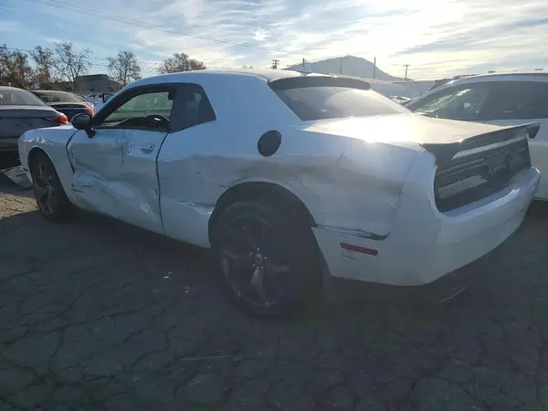 2C3CDZBT7HH636584 2017 DODGE CHALLENGER - Image 2