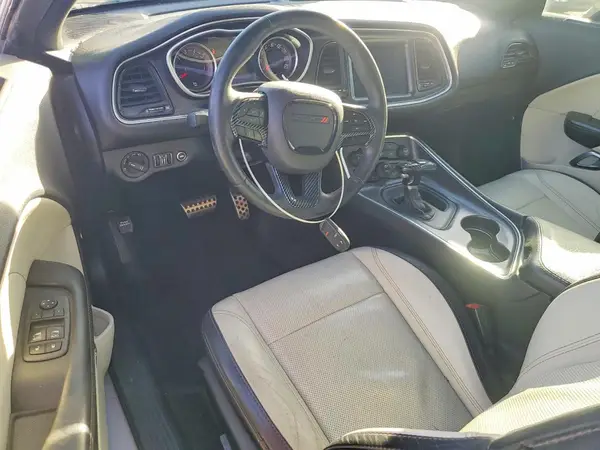 2C3CDZBT7HH636584 2017 DODGE CHALLENGER - Image 8