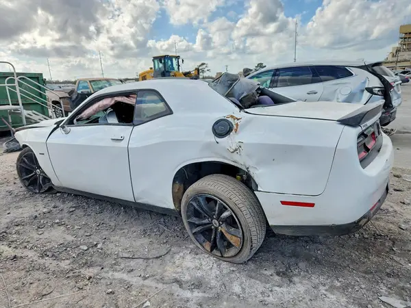 2C3CDZBT7JH251273 2018 DODGE CHALLENGER - Image 2