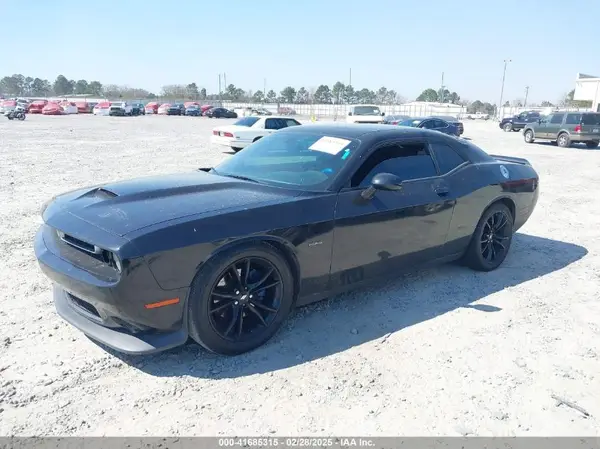 2C3CDZBT7KH525136 2019 DODGE CHALLENGER - Image 2