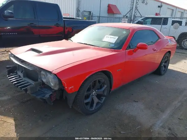 2C3CDZBT7KH573915 2019 DODGE CHALLENGER - Image 2