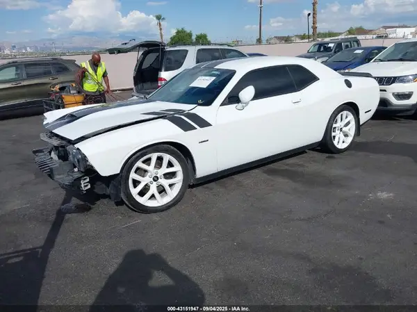 2C3CDZBT7KH659547 2019 DODGE CHALLENGER - Image 2