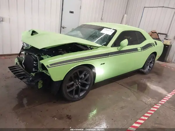 2C3CDZBT7PH526598 2023 DODGE CHALLENGER - Image 2
