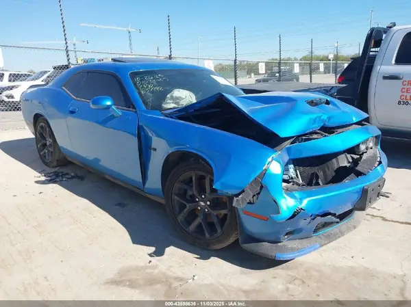 2C3CDZBT7PH637992 2023 DODGE CHALLENGER - Image 1