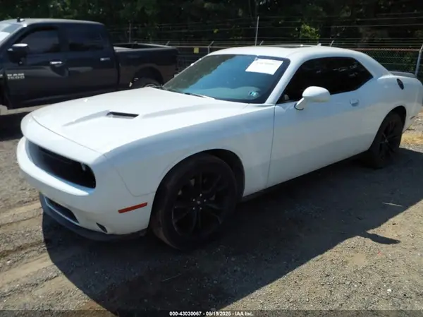 2C3CDZBT8HH636531 2017 DODGE CHALLENGER - Image 2