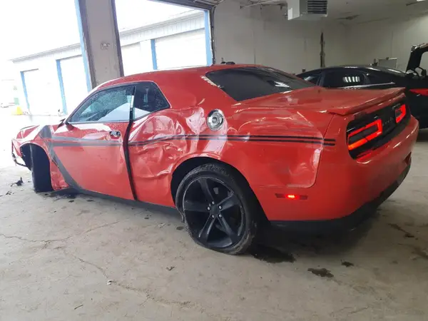 2C3CDZBT8HH658495 2017 DODGE CHALLENGER - Image 2