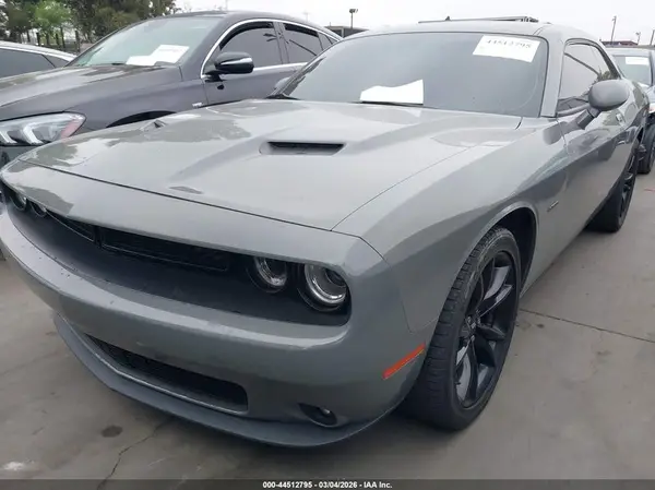 2C3CDZBT8JH124077 2018 DODGE CHALLENGER - Image 2