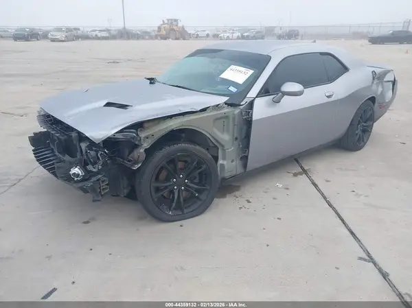 2C3CDZBT8JH208934 2018 DODGE CHALLENGER - Image 2