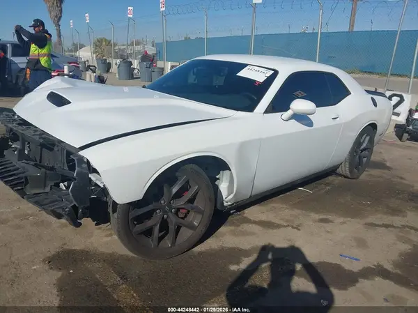 2C3CDZBT8KH552331 2019 DODGE CHALLENGER - Image 2