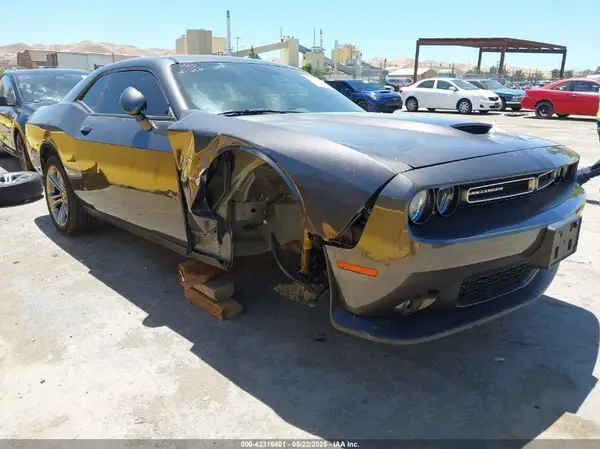2C3CDZBT8MH526489 2021 DODGE CHALLENGER - Image 1