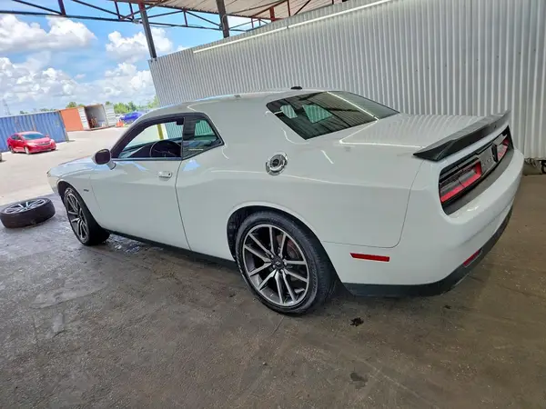 2C3CDZBT8PH545807 2023 DODGE CHALLENGER - Image 2