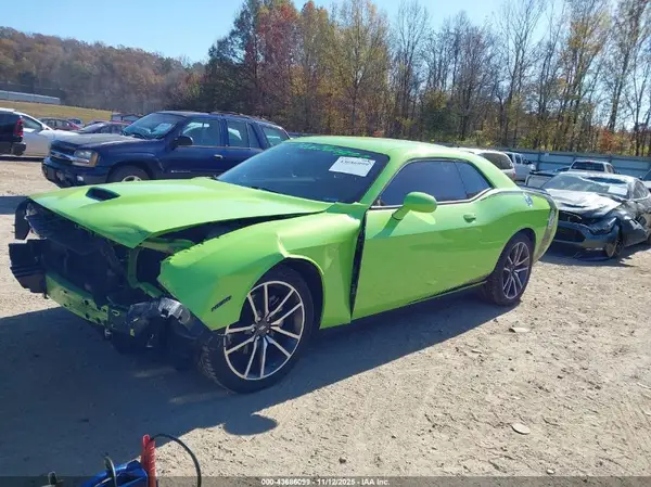 2C3CDZBT8PH552692 2023 DODGE CHALLENGER - Image 2