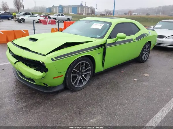 2C3CDZBT8PH634440 2023 DODGE CHALLENGER - Image 2