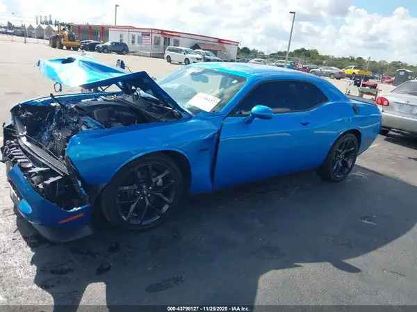 2C3CDZBT8PH638178 2023 DODGE CHALLENGER - Image 2