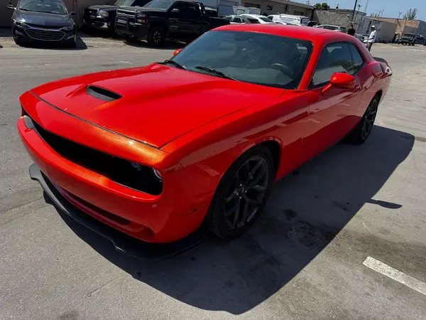 2C3CDZBT8PH662545 2023 DODGE CHALLENGER - Image 2
