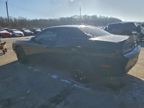 2C3CDZBT9JH252702 2018 DODGE CHALLENGER - Image 2