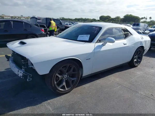 2C3CDZBT9KH531598 2019 DODGE CHALLENGER - Image 2