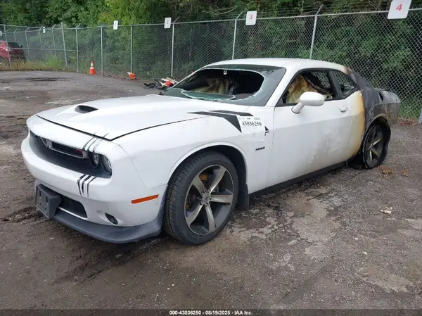 2C3CDZBT9KH606171 2019 DODGE CHALLENGER - Image 2