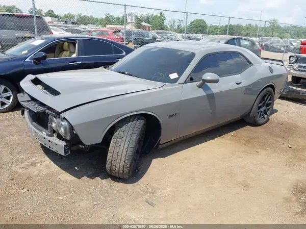 2C3CDZBT9KH677824 2019 DODGE CHALLENGER - Image 2