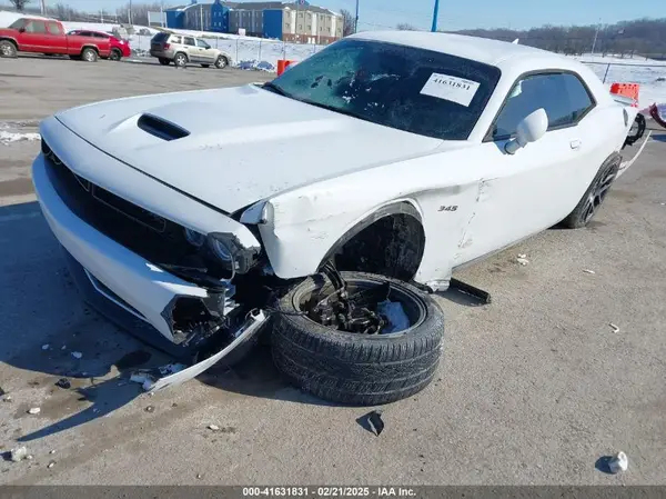 2C3CDZBT9KH744700 2019 DODGE CHALLENGER - Image 2