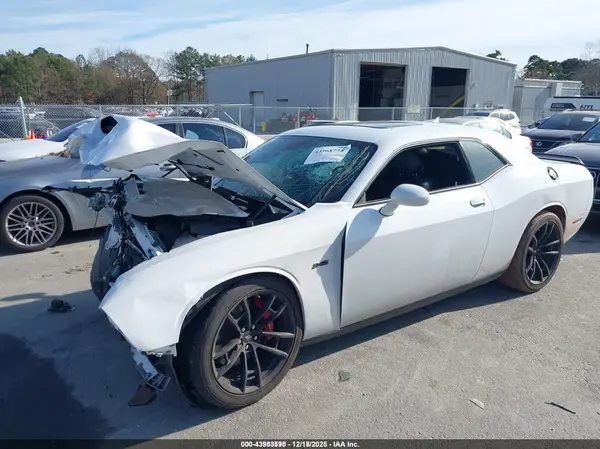 2C3CDZBT9PH521791 2023 DODGE CHALLENGER - Image 2