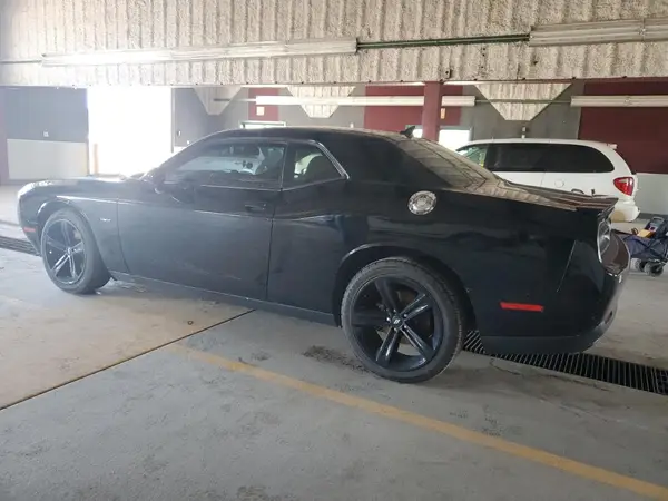 2C3CDZBTXHH656070 2017 DODGE CHALLENGER - Image 2