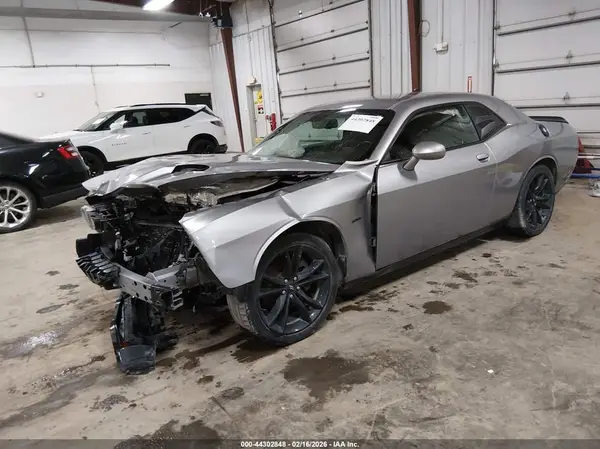 2C3CDZBTXJH124078 2018 DODGE CHALLENGER - Image 2