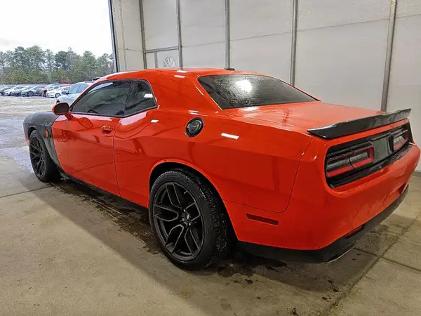 2C3CDZBTXPH688581 2023 DODGE CHALLENGER - Image 2