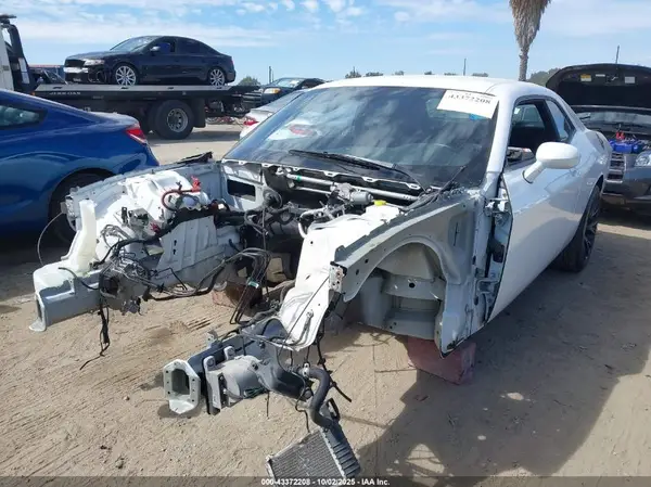 2C3CDZC91GH263415 2016 DODGE CHALLENGER - Image 2