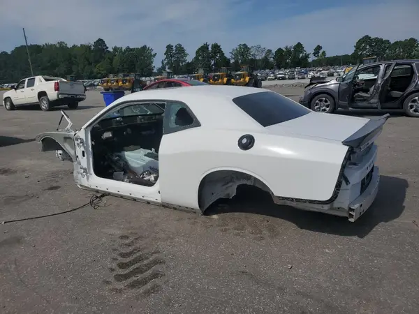 2C3CDZC91HH618083 2017 DODGE CHALLENGER - Image 2