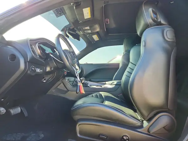 2023 DODGE CHALLENGER auction photo 7