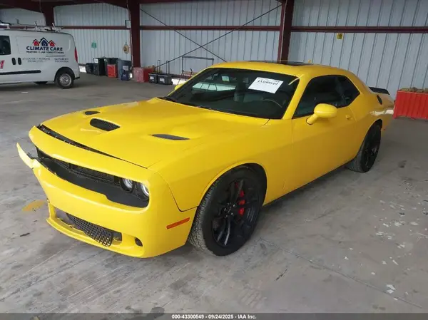 2C3CDZC93HH572434 2017 DODGE CHALLENGER - Image 2
