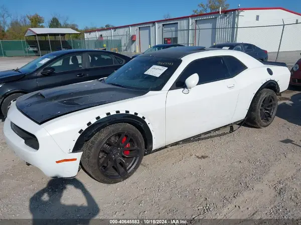 2C3CDZC94JH130459 2018 DODGE CHALLENGER - Image 2