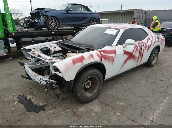 2C3CDZC97HH632828 2017 DODGE CHALLENGER - Image 2