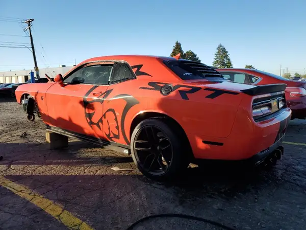 2C3CDZC98HH657883 2017 DODGE CHALLENGER - Image 2