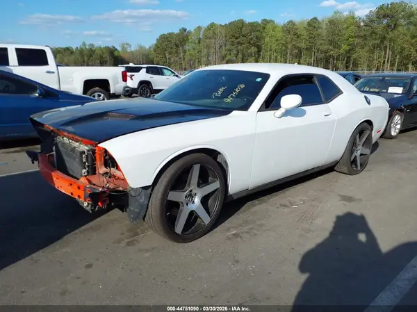 2C3CDZDJ3GH301168 2016 DODGE CHALLENGER - Image 2