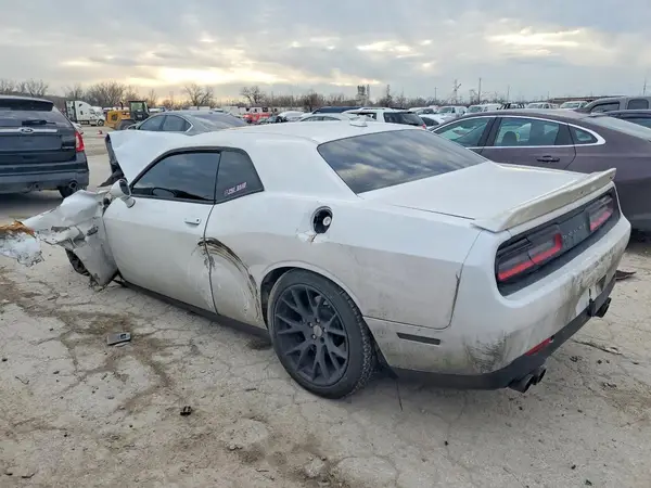 2C3CDZDJXGH125395 2016 DODGE CHALLENGER - Image 2