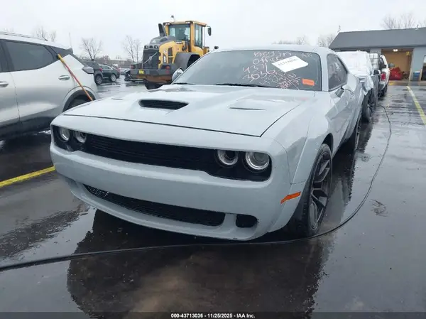 2C3CDZFJ0MH680722 2021 DODGE CHALLENGER - Image 2