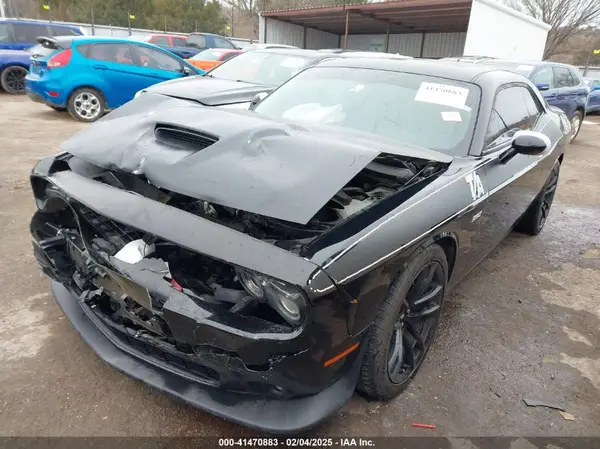 2C3CDZFJ0PH694902 2023 DODGE CHALLENGER - Image 2