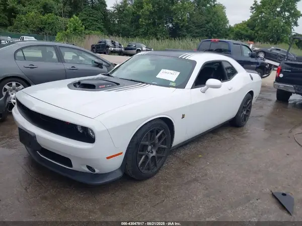 2C3CDZFJ1GH249682 2016 DODGE CHALLENGER - Image 2