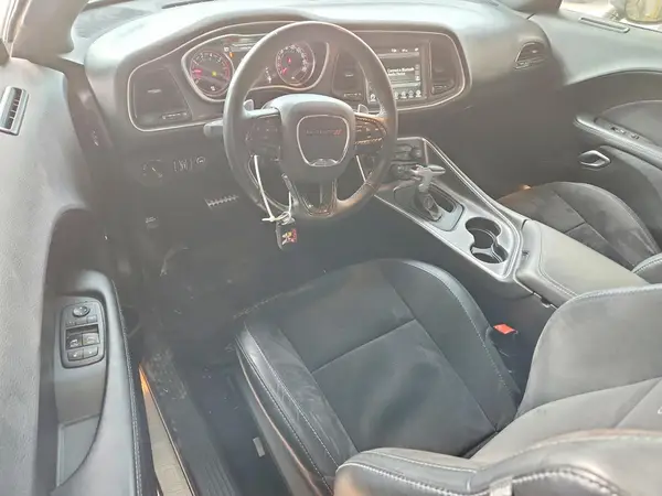 2C3CDZFJ1HH599928 2017 DODGE CHALLENGER - Image 8