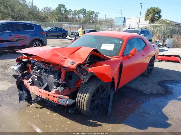 2C3CDZFJ2GH301143 2016 DODGE CHALLENGER - Image 2